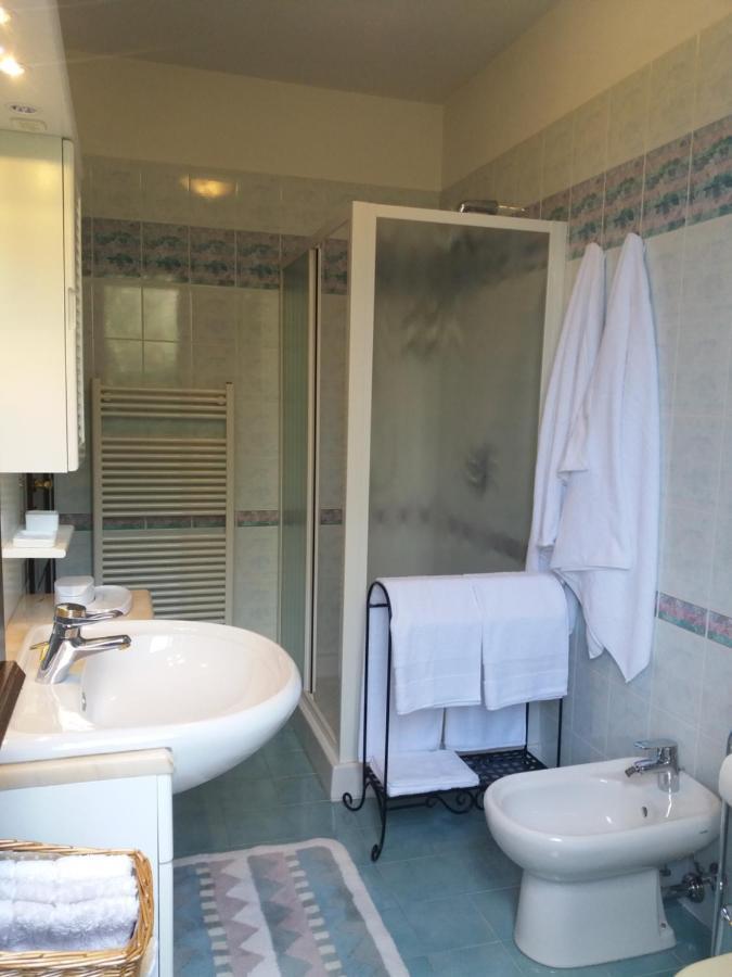 Casa Intignano - Camera Con Bagno E Portico Vista Lago Тремеццо Екстер'єр фото